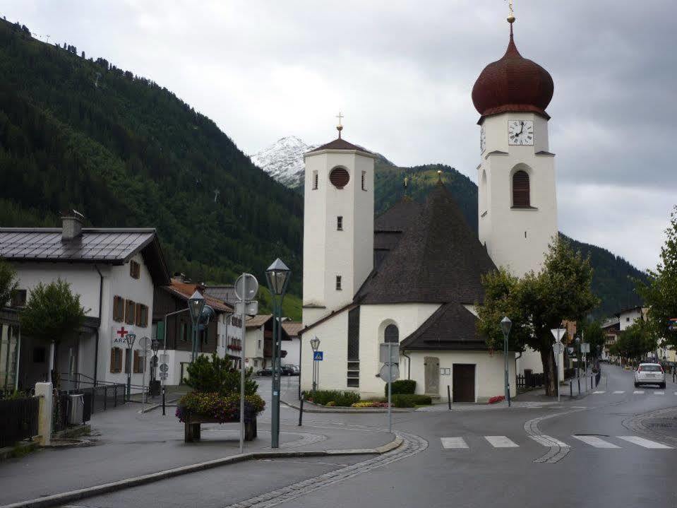 Haus Antonia Hotel Sankt Anton am Arlberg Buitenkant foto